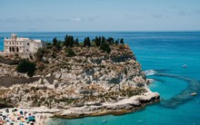 Lạ lùng nơi mua nhà ‘rẻ như cho’: Chi khoảng 77.000 đồng đã ‘chốt đơn’ được 3 căn nhà, còn được trả tiền khủng để xách vali đến ở