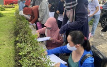 Manulife "xuống nước" sau thông báo "cứng' với khách hàng