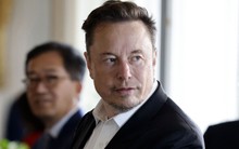 Phỏng vấn Elon Musk: Chỉ nghỉ 2-3 ngày mỗi năm, nói gì mình thích cho dù bị mất tiền và quyết định sẽ 'hạ mình' chi tiền quảng cáo xe Tesla