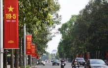 Phố phường Hà Nội rực rỡ cờ hoa chào mừng kỷ niệm 133 năm Ngày sinh Bác Hồ