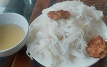 Tranh cãi suất bún chả 35 ngàn đồng có 2 cái chả ở Sầm Sơn