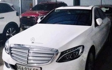 Vụ Mercedes trượt đăng kiểm xôn xao mạng xã hội: "Đăng kiểm viên làm khó chúng tôi"