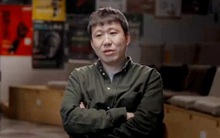 Đi làm chỉ 'chơi game', tan sở lại 'diễn hài', người đàn ông 35 tuổi độc thân vẫn tìm thấy niềm vui trong cuộc đời lắm lời chê bai