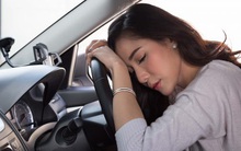 Đi ô tô ngày nắng nóng: Những mối nguy hiểm từ sốc nhiệt, cháy nổ, ngạt khí, ung thư da... nhất định bạn nên biết