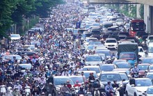 Sắp rào chắn, thu hẹp lòng đường Nguyễn Trãi