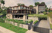 Bungalow hạng sang 2.400m2 thể hiện đẳng cấp giới thượng lưu: Chủ nhân cực tinh tế khi chia không gian sống cho 3 con trai theo cách này