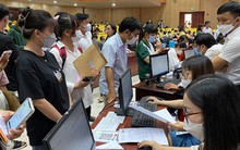 Đã xét tuyển online sao vẫn đòi nộp hồ sơ giấy?