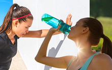 Bác sĩ khuyến cáo cách phòng tránh say nắng khi tập luyện thể thao mùa nắng nóng