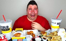 Youtuber kiếm 6 triệu USD nhờ ‘ăn thùng uống vại’: Làm nội dung phản cảm câu view, thừa nhận có phóng đại để gây sự chú ý