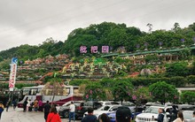 Nhà hàng lẩu lớn nhất Trung Quốc mỗi ngày phục vụ "một huyện người": Ăn xong xuống lấy xe đã thấy đói