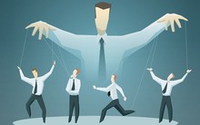 Người EQ thấp dễ lộ 3 kiểu hành xử nông cạn trên bàn tiệc