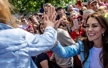 Vương phi Kate lần đầu lộ diện sau Lễ đăng quang vua Charles, lập tức ghi trọn điểm 10 bởi hành động không thể tinh tế hơn