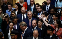 Hạ viện Mỹ thông qua dự luật đình chỉ trần nợ công