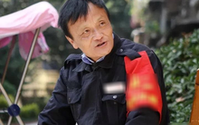 Sau nghỉ hưu, tôi đi làm bảo vệ, dùng ⅔ thu nhập trả nợ thay con nhưng chứng kiến 1 cảnh tượng ngỡ ngàng: Bố mẹ già hết lòng, con cái lại coi đó là điều hiển nhiên