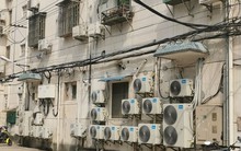 20m2 tường có đến 18 cục nóng điều hoà hoạt động hết công suất: Kẻ trong nhà thì sướng, người ở ngoài than trời