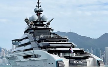 Siêu du thuyền của tài phiệt Nga bất ngờ hiện hình