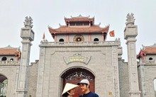 Vợ chồng trẻ đi trăng mật hết 63 tỉnh thành