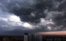 Tin mới về đợt mưa dông, chấm dứt nắng nóng gay gắt ở Bắc Bộ