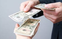 Giữa 'bão sa thải', một công ty bất ngờ thưởng nhân viên 30 tháng lương