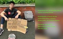 Cử nhân thất nghiệp, mặt hàng "lạ" xuất hiện trên đường phố