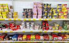 Đồ ăn vốn "rẻ bèo" được ưa chuộng vào cuối tháng gây tranh cãi, người Hàn Quốc chờ đợi giảm giá trong hoang mang khi chi phí thực phẩm tăng vọt