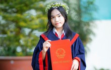 Chân dung thủ khoa thi vào lớp 10 TP.HCM: Môn Văn viết 9 mặt giấy, từng giấu bố mẹ lén học đến sáng