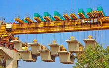 Trung Quốc phát minh "siêu cỗ máy" bất bại, có khả năng xây cầu khổng lồ chỉ trong vài ngày, nâng vật nặng lên tới 900 tấn, giúp giảm mạnh chi phí thi công