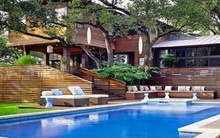 Trước nhà có hồ nước có phải là điểm lành?