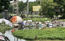 Hà Nội: Nhiều diện tích ao, hồ ở nội thành sắp biến mất vì xâm lấn đổ phế thải
