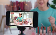 Thích ứng với tiêu dùng thông minh