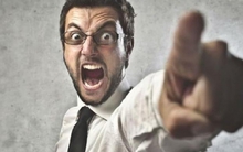 Người vô dụng nhìn thoáng qua là biết, đa số có 4 tật xấu này: Cả đời chẳng làm được việc lớn, sự nghiệp mãi tụt lùi