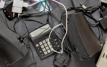 Đồ công nghệ thường rất hữu dụng, nhưng có những thứ mua là phí tiền?