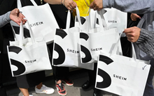 Cách startup thời trang ‘đáng sợ nhất thời đại’ xử lý khủng hoảng: Cho KOLs thăm trung tâm công nghệ cao, trực tiếp gặp công nhân nhà máy