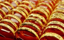 Có 500 triệu đồng, nên mua vàng SJC hay vàng nhẫn để dành?