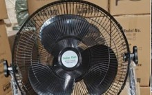 Quạt tích điện hết sốt, đại lý trót 'ôm' cuống cuống xả hàng giá rẻ mong thu hồi vốn