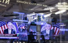 Chứng khoán thăng hoa nhưng nhiều ‘vết nứt’ bắt đầu xuất hiện: Nền kinh tế lớn nhất thế giới nhấp nháy báo động đỏ