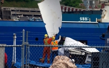 Manh mối mới trong vụ tàu Titan càng khiến bí ẩn thêm ly kỳ: Mảnh vỡ lớn bất thường và "ô cửa sổ tròn" kỳ quái