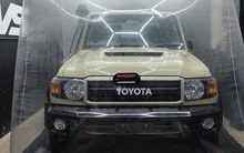 Ô tô thường bị coi là tiêu sản nhưng chiếc Land Cruiser này thì không: Bọc nilon 2 năm bán đắt gấp đôi giá gốc