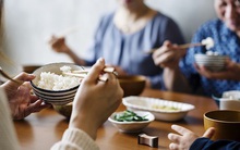 Tốc độ ăn và thứ tự ăn “lột trần' tính cách tiềm ẩn của một người: Người ăn nhanh thường bộc trực, ăn càng chậm càng tinh tế