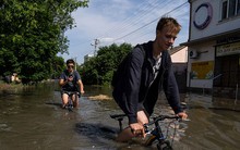 CNN: Ảnh vệ tinh cho thấy đập Kakhovka đã hư hại vài ngày trước khi đổ sập