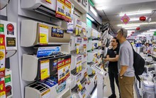 Điều hòa, quạt hơi nước, quạt điện hút khách mùa nắng nóng