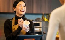 6 năm mới lấy được bằng thạc sĩ, tôi vẫn bỏ việc văn phòng đi làm chân tay: Lương 10 triệu đồng/tháng nhưng thoải mái, không phải sống theo định kiến xã hội