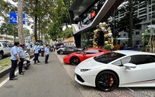 
TP HCM: 6 "siêu xe" khiến một chủ cửa hàng mất tiền triệu