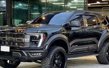 Một garage độ Ford Everest 2023 trông như F-150 Raptor: Thay toàn bộ phần đầu cùng bánh xe khủng