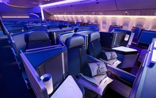 Vì suất ăn của vị khách hạng thương gia, máy bay phải chuyển hướng đột ngột, bay vòng trên không đốt hết nhiên liệu mới hạ cánh được