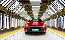 Trung Quốc mất 14 năm ‘đạp đổ’ thành quả 4 thập kỷ của phương Tây: Xe điện là ‘vũ khí bí mật’, thương hiệu ngoại dù muốn cũng khó có thể chiến thắng