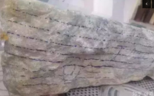 Chi 100 triệu mua tảng đá lạ, cắt ra mới biết thứ bên trong đáng giá hàng tỷ