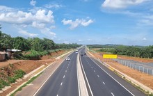 Cao tốc Phan Thiết - Dầu Giây vẫn ngổn ngang sau hơn 2 tháng khánh thành