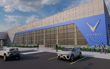 Hình ảnh đầu tiên về nhà máy VinFast trăm nghìn tỷ tại Mỹ: Long lanh với nhận diện thương hiệu rõ nét, dự kiến tuyển hơn 7.000 người