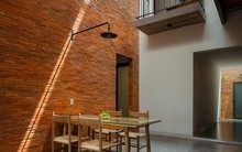 Mê mẩn với ngôi nhà vẻ ngoài đơn sơ bên trong thiết kế tiện nghi bất ngờ ở Đồng Nai